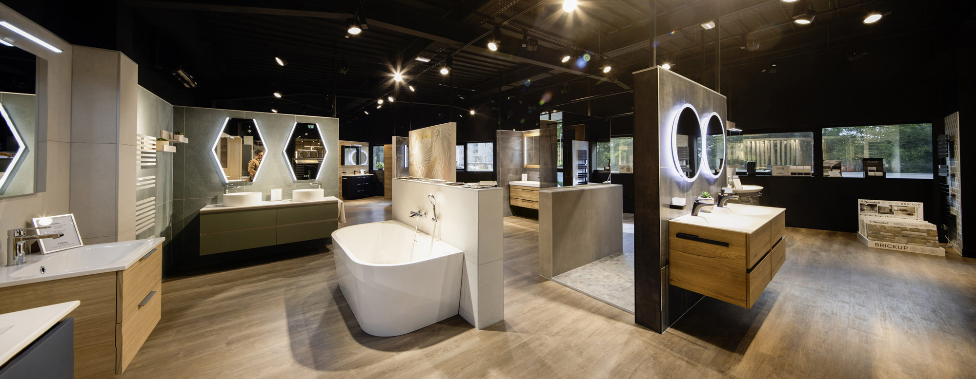 SHOWROOM 3 ari showroom